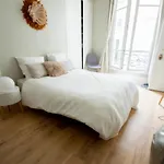 Spacious Apt Near Montmartre