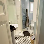 Spacious Apt Near Montmartre